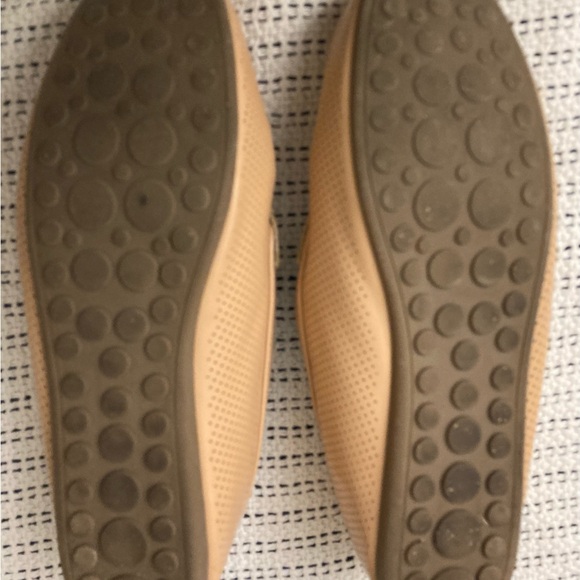 Tau Comfort Foam tan loafers - Picture 5 of 8